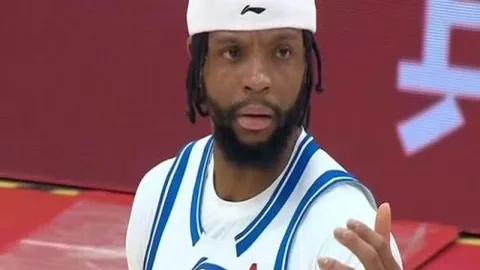 索博“梦幻一击”赢得克洛普喝彩，琼斯和遠藤航同展锋芒。